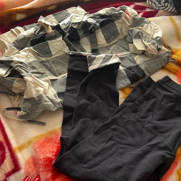 Girls Burberry dress with matching black leggings Size 6